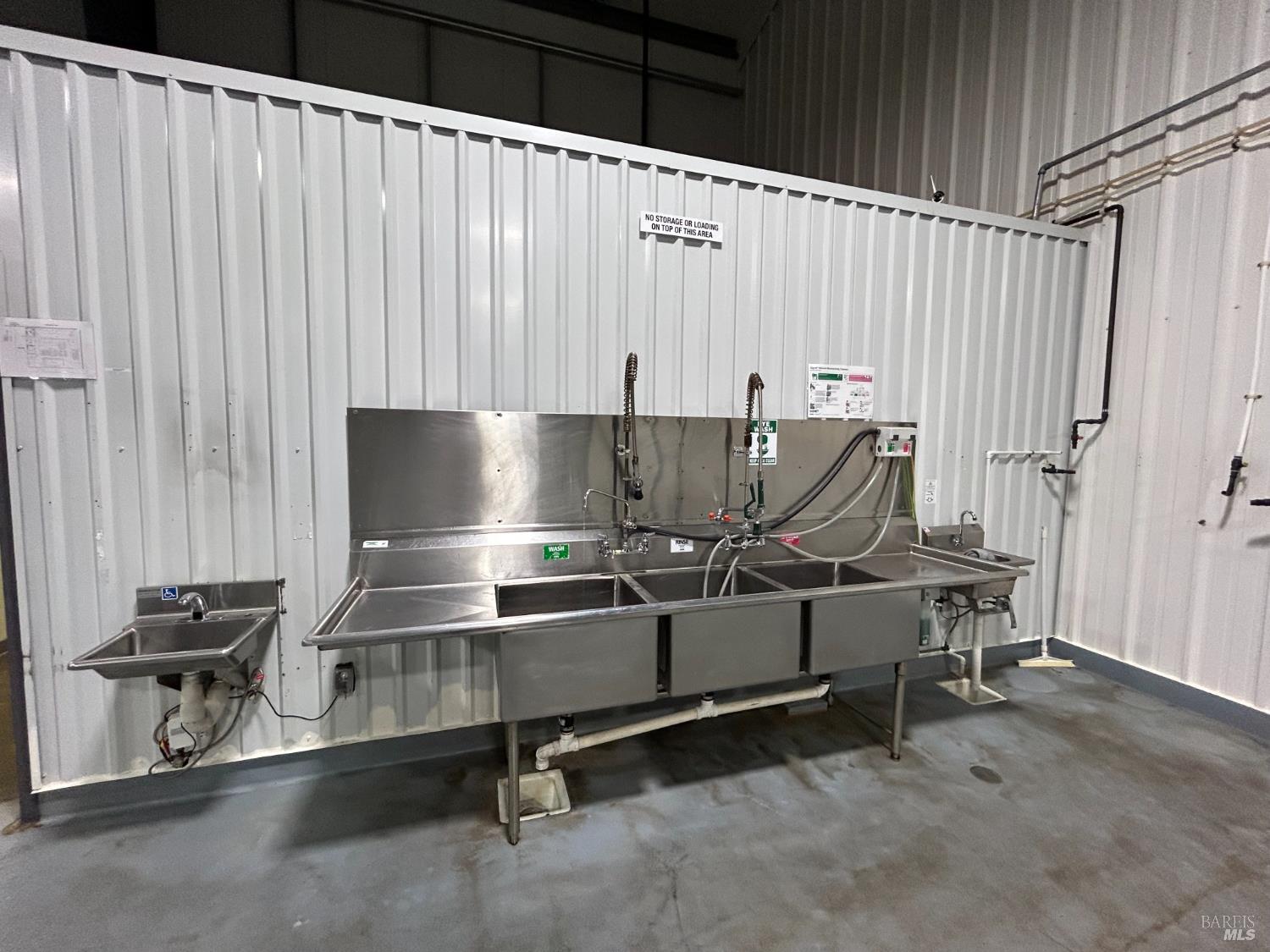 Detail Gallery Image 14 of 21 For 140 Grove Ct #B,  Healdsburg,  CA 95448 - – Beds | – Baths