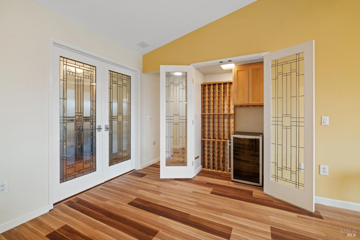 Detail Gallery Image 5 of 45 For 7103 Overlook Dr, Santa Rosa,  CA 95409 - 3 Beds | 2 Baths