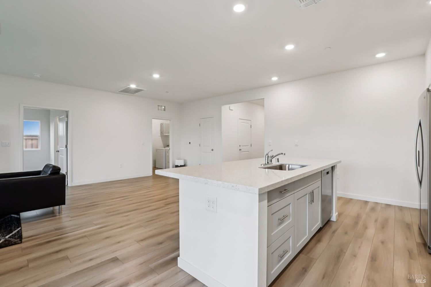 Detail Gallery Image 10 of 26 For 1830 Orange Blossom Ln, Dixon,  CA 95620 - 3 Beds | 2 Baths