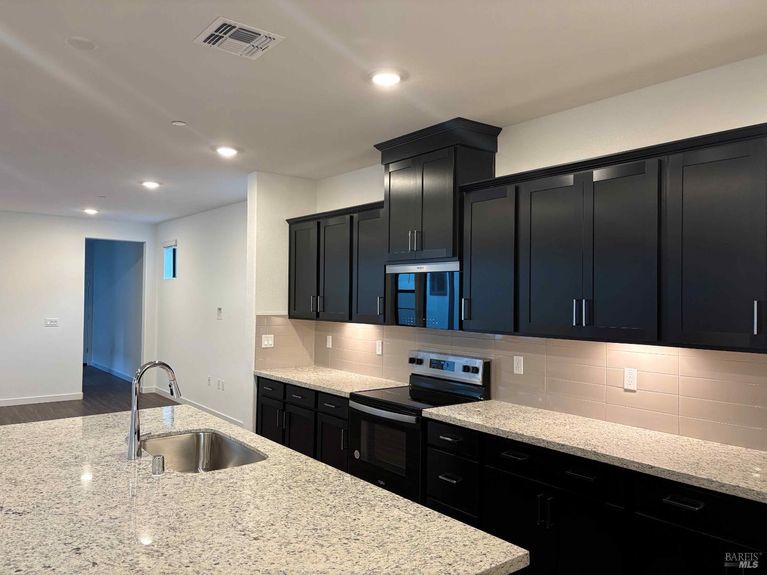 Detail Gallery Image 6 of 13 For Address Is Not Disclosed, Rohnert Park,  CA 94928 - 4 Beds | 3 Baths