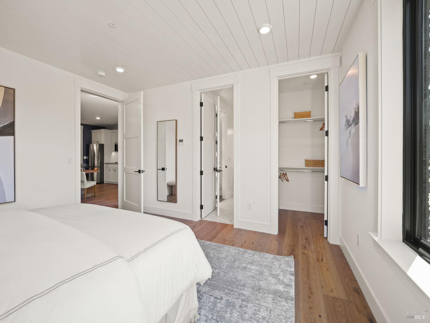 Detail Gallery Image 19 of 44 For 31 Erin Dr, San Rafael,  CA 94903 - 4 Beds | 4 Baths