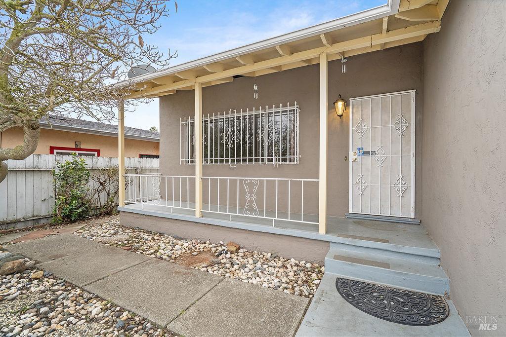 Detail Gallery Image 3 of 27 For 831 5th St, Vallejo,  CA 94590 - 3 Beds | 2 Baths