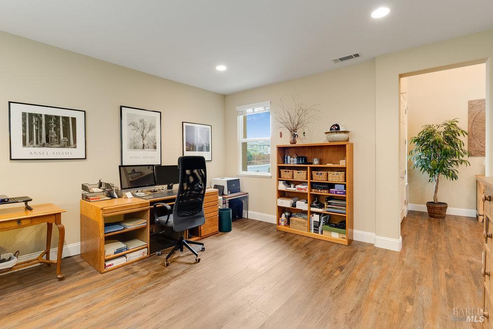 Detail Gallery Image 9 of 66 For 544 Lansing Cir, Benicia,  CA 94510 - 4 Beds | 3 Baths