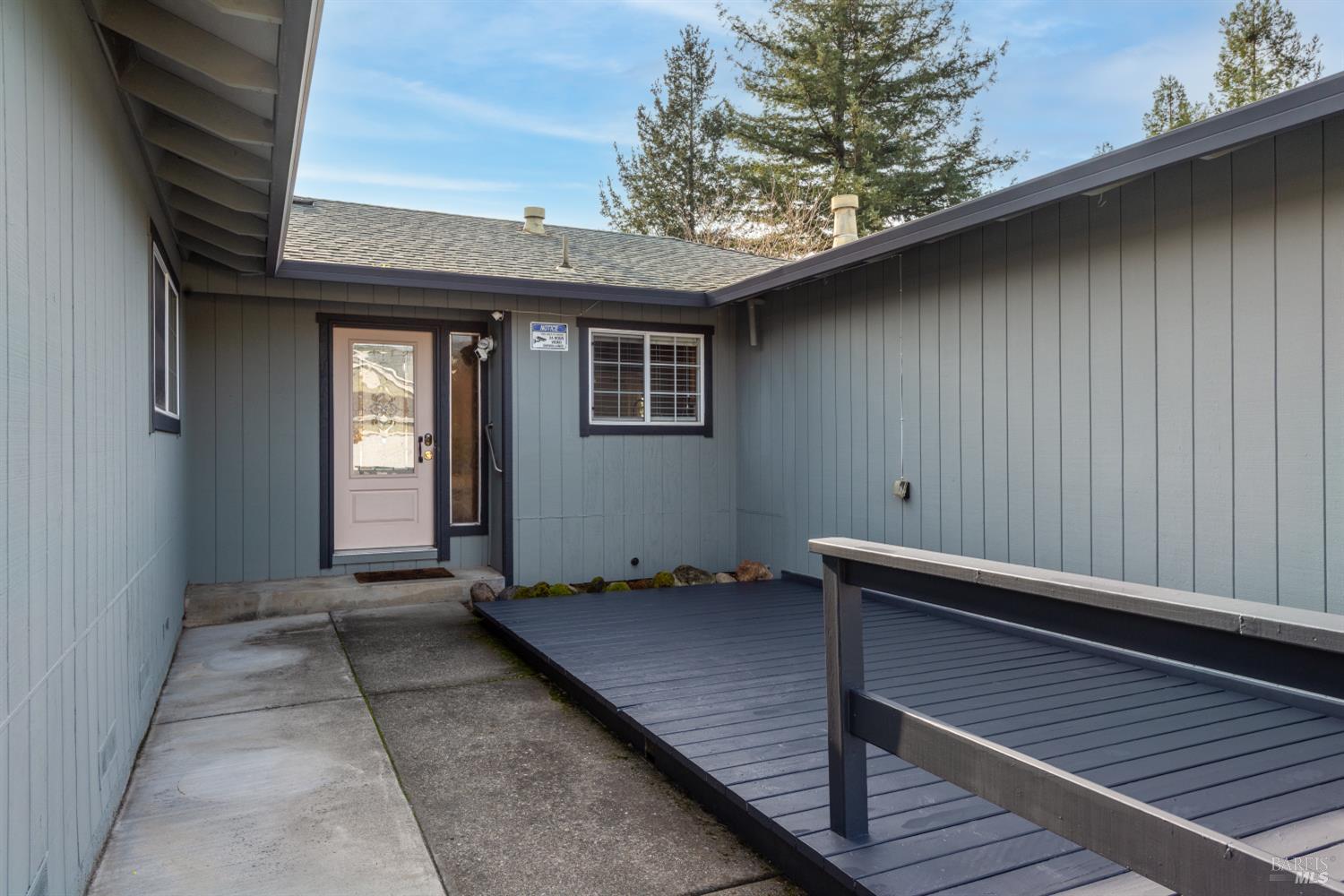 Detail Gallery Image 3 of 44 For 5232 Badger Rd, Santa Rosa,  CA 95409 - 4 Beds | 3 Baths