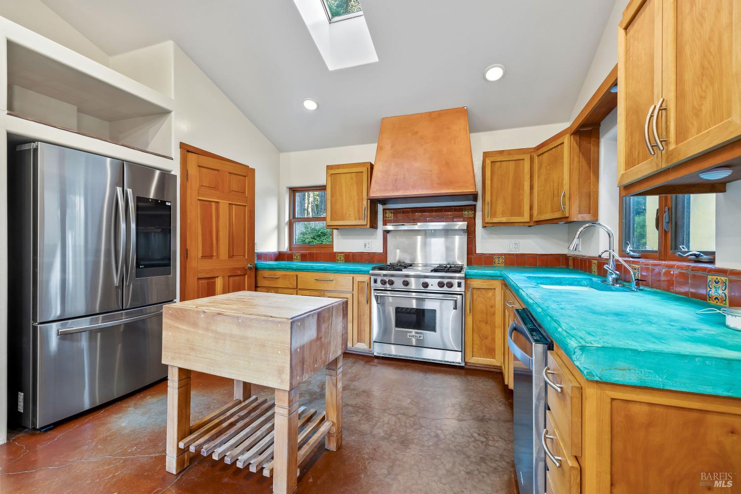 Detail Gallery Image 9 of 41 For 19204 Benson Ln, Fort Bragg,  CA 95437 - 2 Beds | 2 Baths