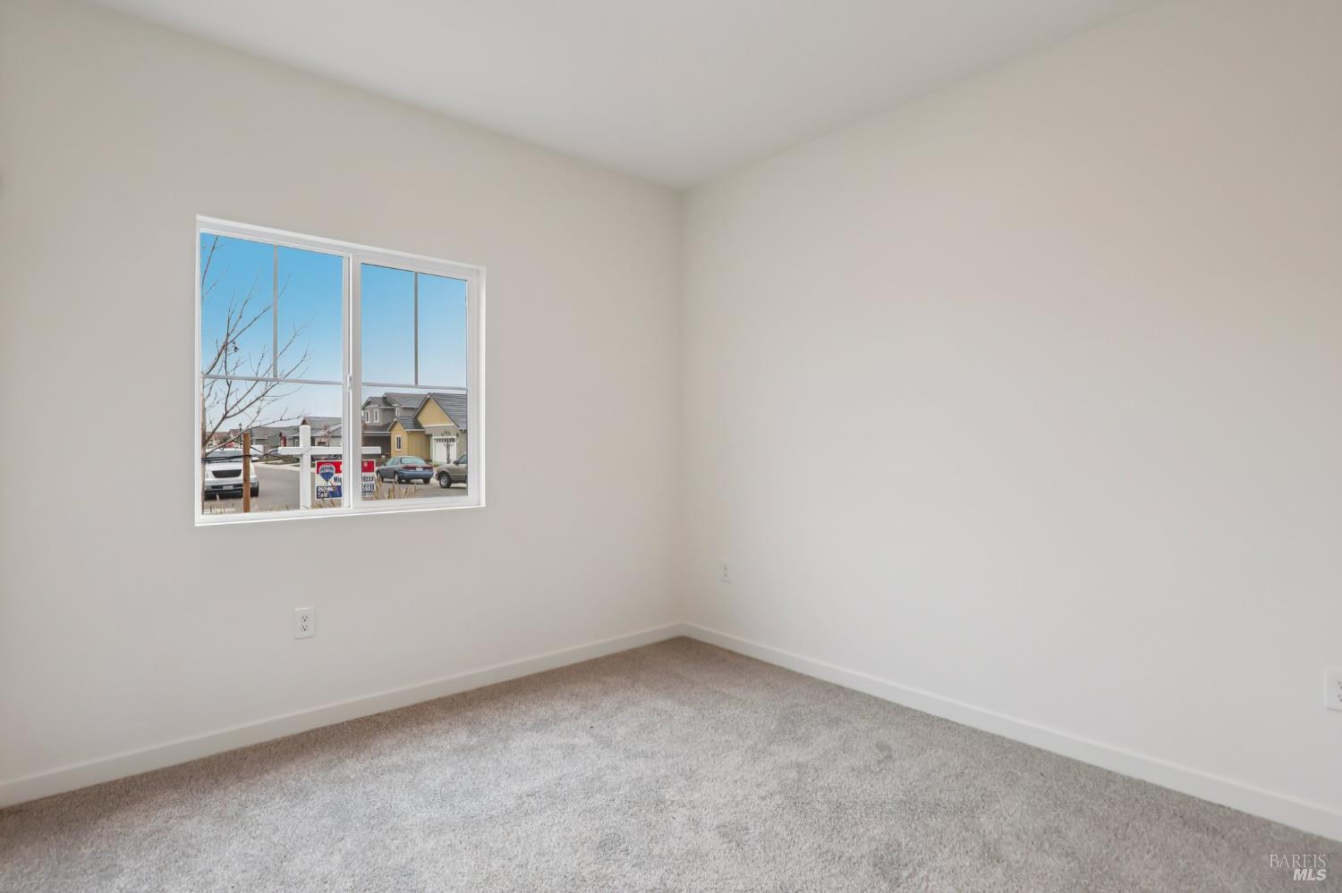 Detail Gallery Image 14 of 26 For 1830 Orange Blossom Ln, Dixon,  CA 95620 - 3 Beds | 2 Baths