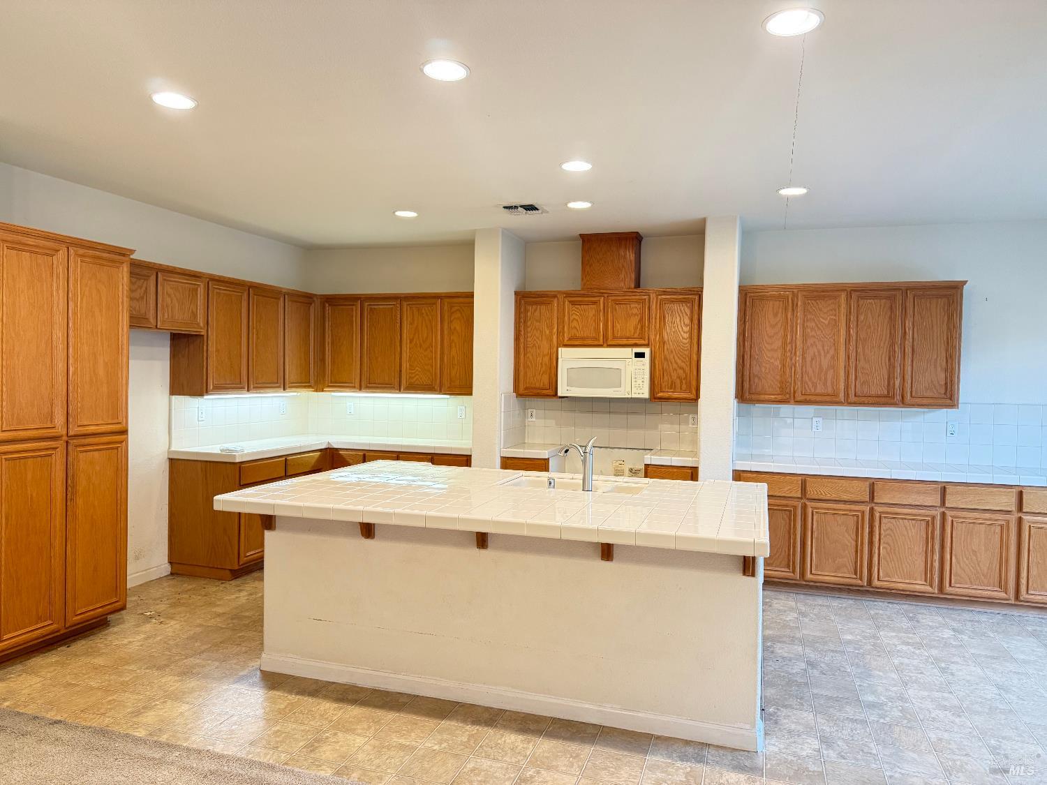 Detail Gallery Image 2 of 31 For 338 Gold Hills Dr, Rio Vista,  CA 94571 - 2 Beds | 2 Baths