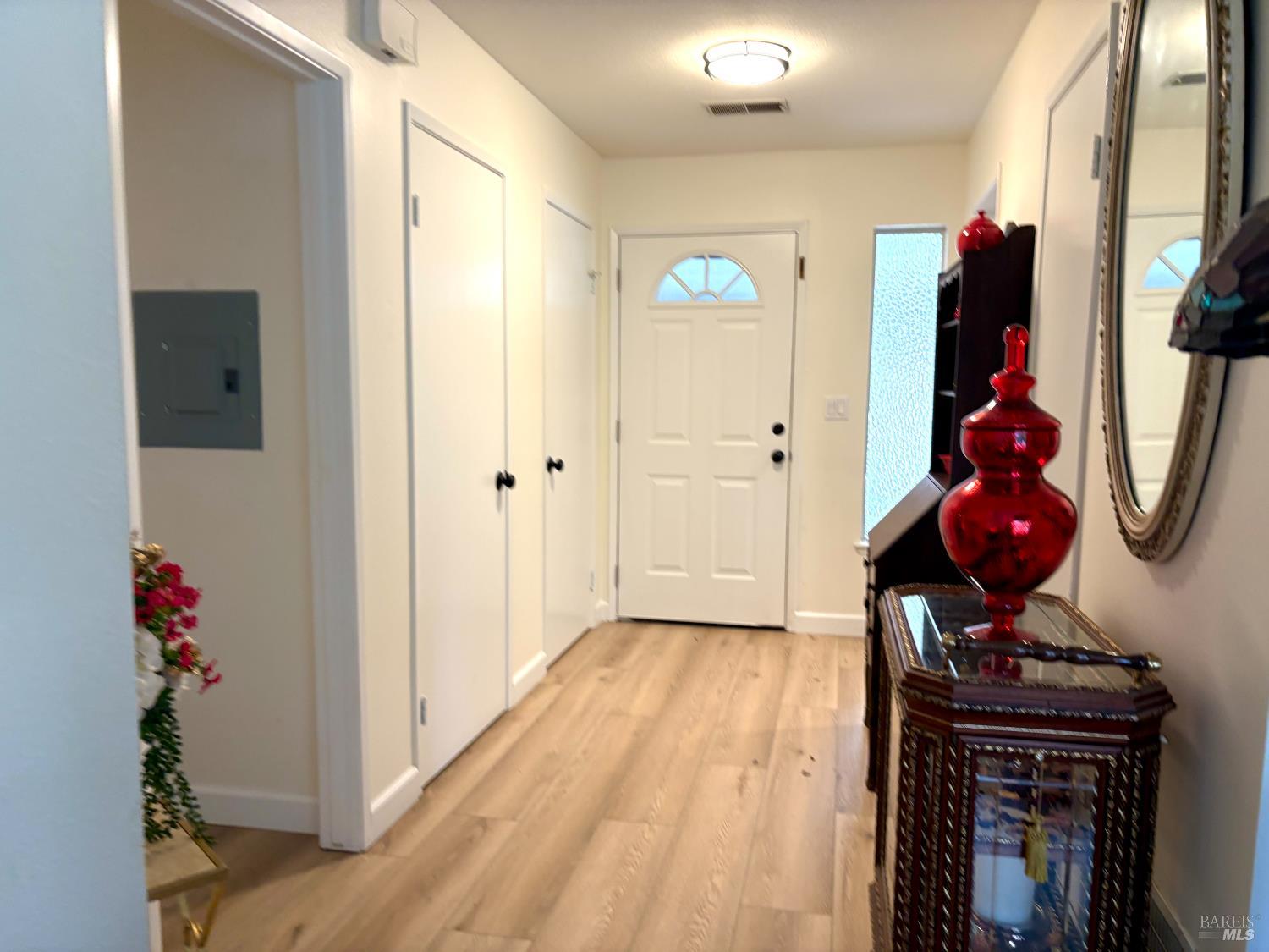 Detail Gallery Image 6 of 24 For 514 Oak Vista Ln, Santa Rosa,  CA 95409 - 2 Beds | 2 Baths