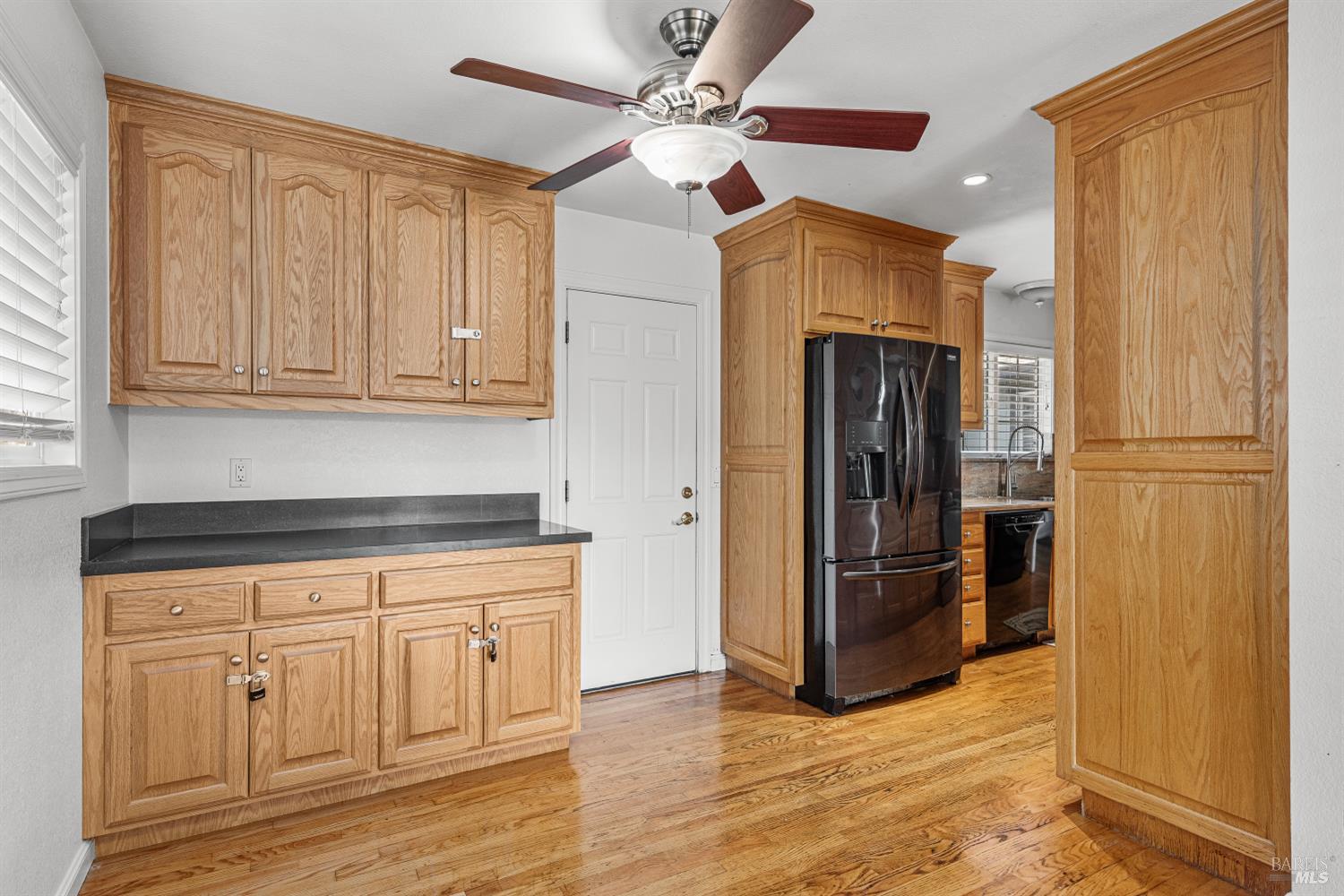 Detail Gallery Image 10 of 44 For 5232 Badger Rd, Santa Rosa,  CA 95409 - 4 Beds | 3 Baths