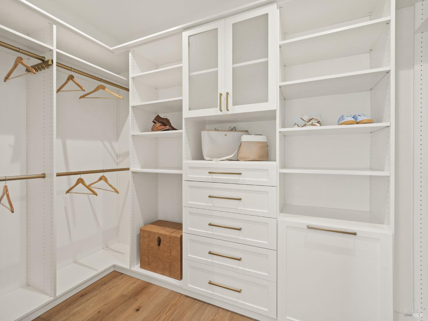 Detail Gallery Image 33 of 44 For 31 Erin Dr, San Rafael,  CA 94903 - 4 Beds | 4 Baths