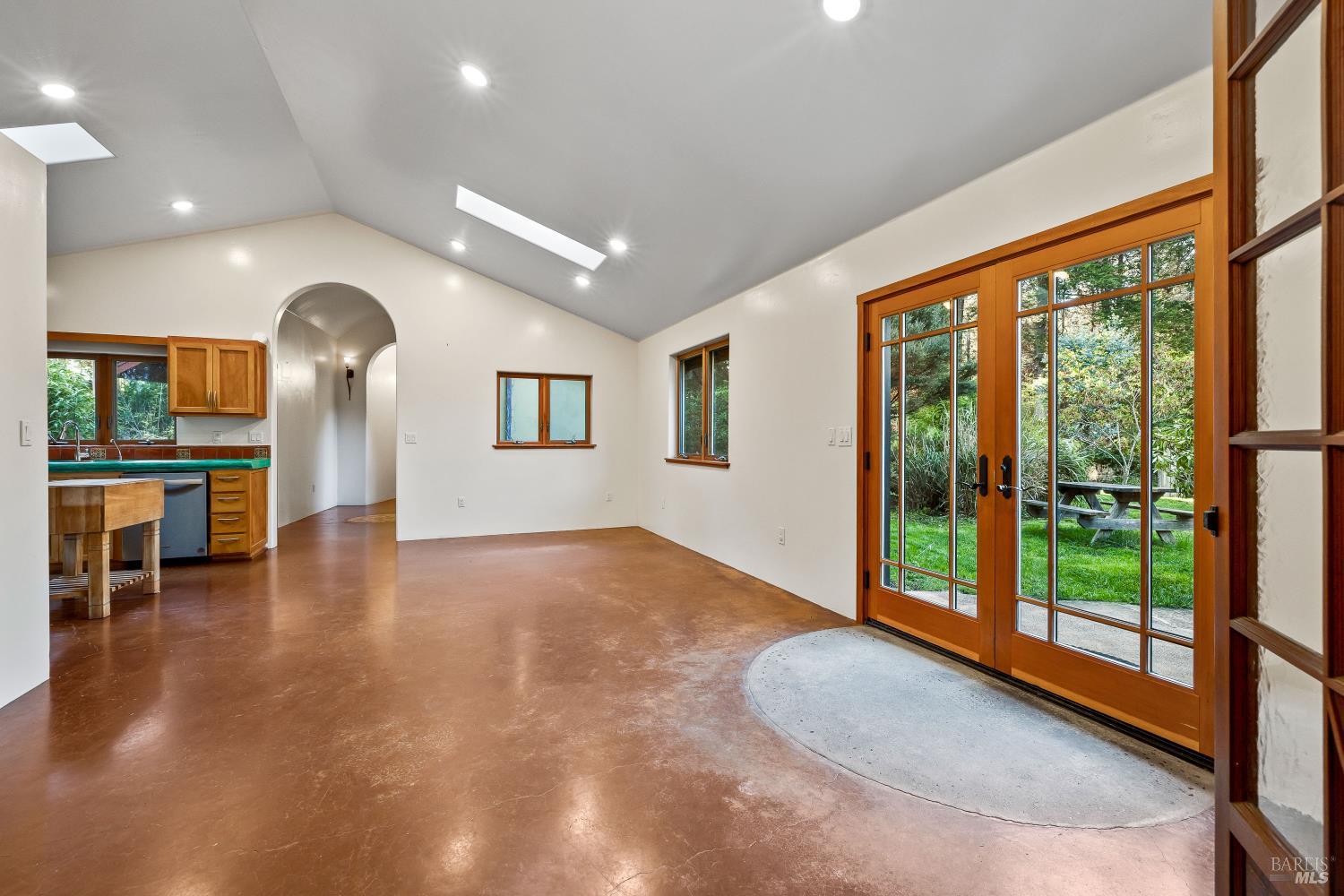 Detail Gallery Image 4 of 41 For 19204 Benson Ln, Fort Bragg,  CA 95437 - 2 Beds | 2 Baths