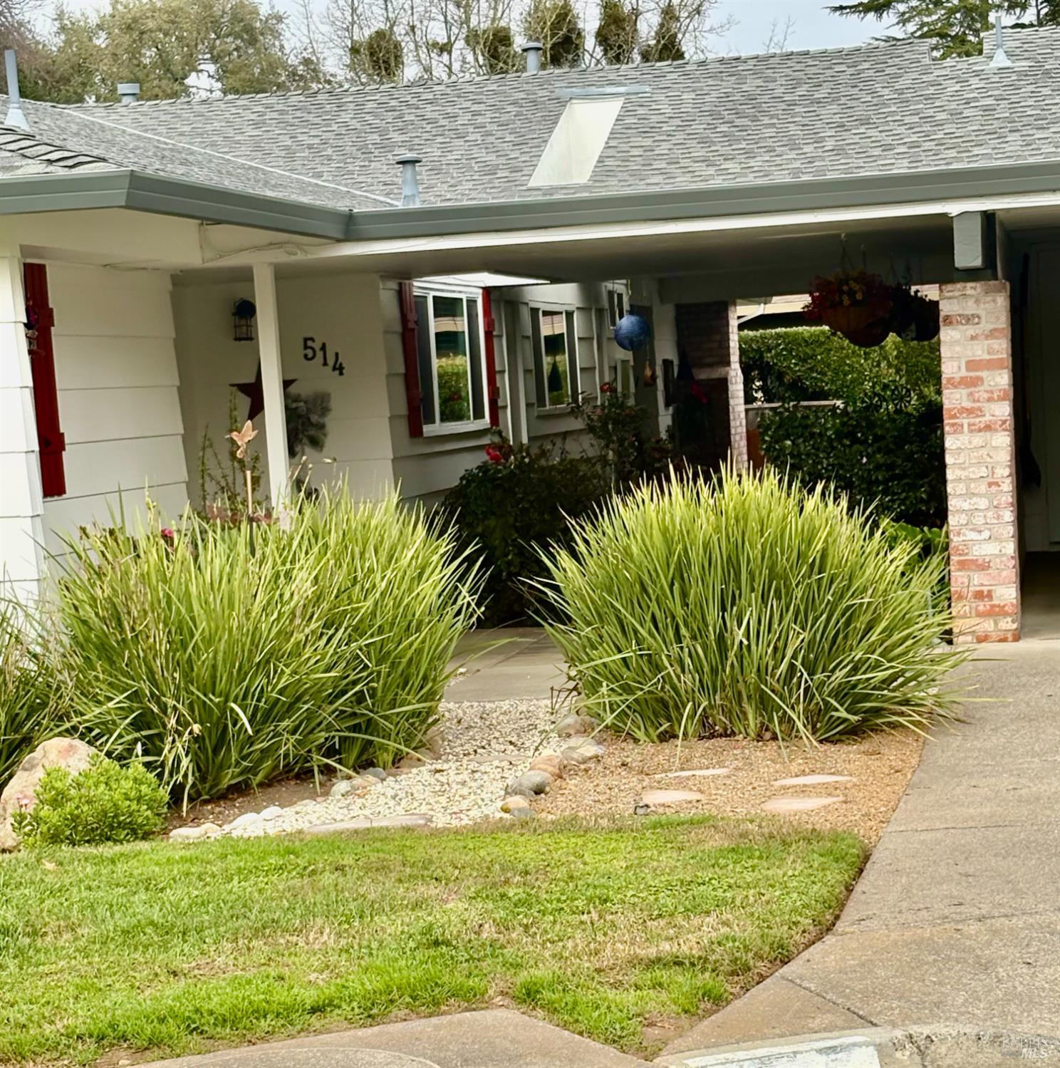 Detail Gallery Image 2 of 24 For 514 Oak Vista Ln, Santa Rosa,  CA 95409 - 2 Beds | 2 Baths