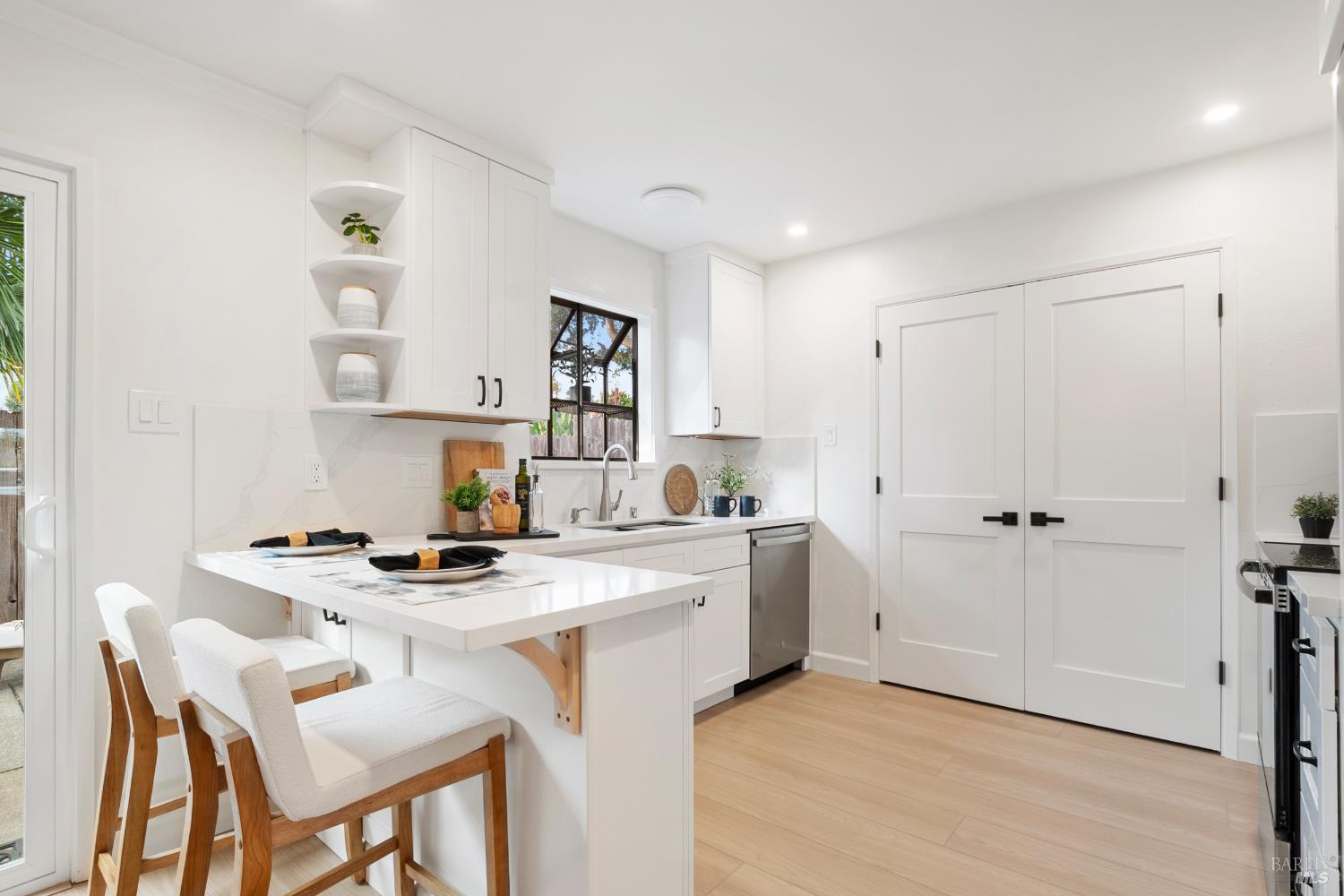 Detail Gallery Image 8 of 35 For 2133 Redwood Rd, Napa,  CA 94558 - 2 Beds | 2 Baths