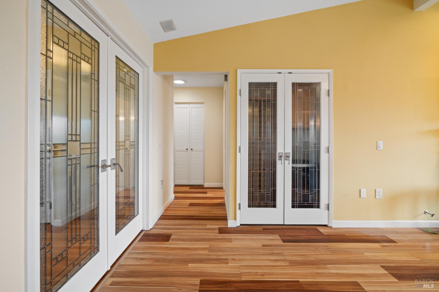 Detail Gallery Image 4 of 45 For 7103 Overlook Dr, Santa Rosa,  CA 95409 - 3 Beds | 2 Baths