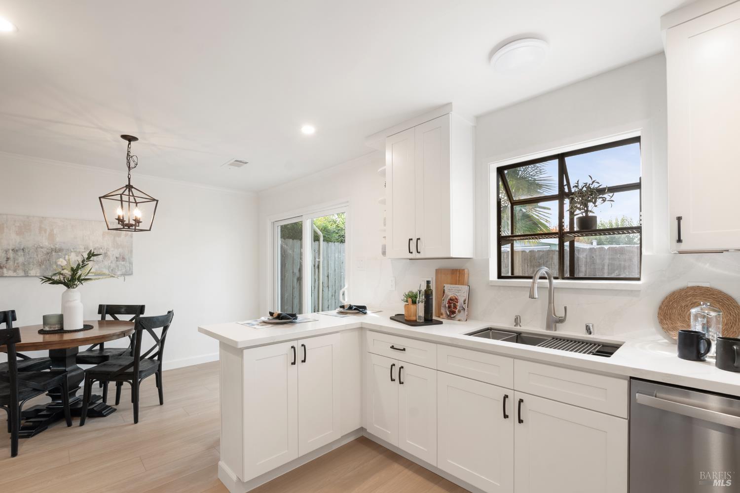 Detail Gallery Image 11 of 35 For 2133 Redwood Rd, Napa,  CA 94558 - 2 Beds | 2 Baths