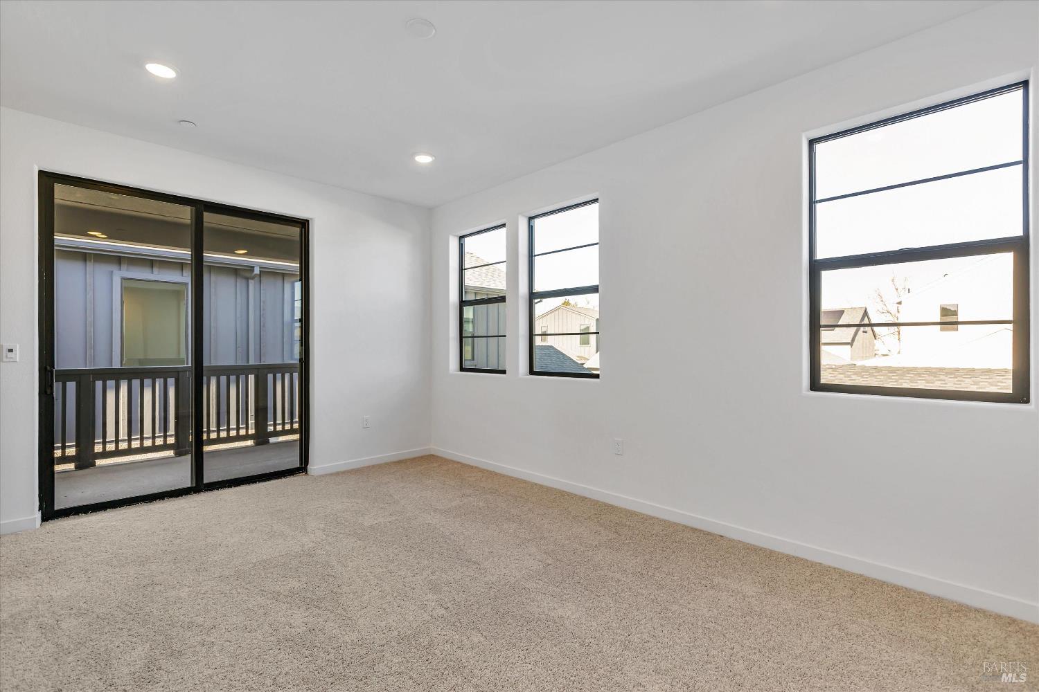 Detail Gallery Image 8 of 13 For Address Is Not Disclosed, Rohnert Park,  CA 94928 - 4 Beds | 3 Baths