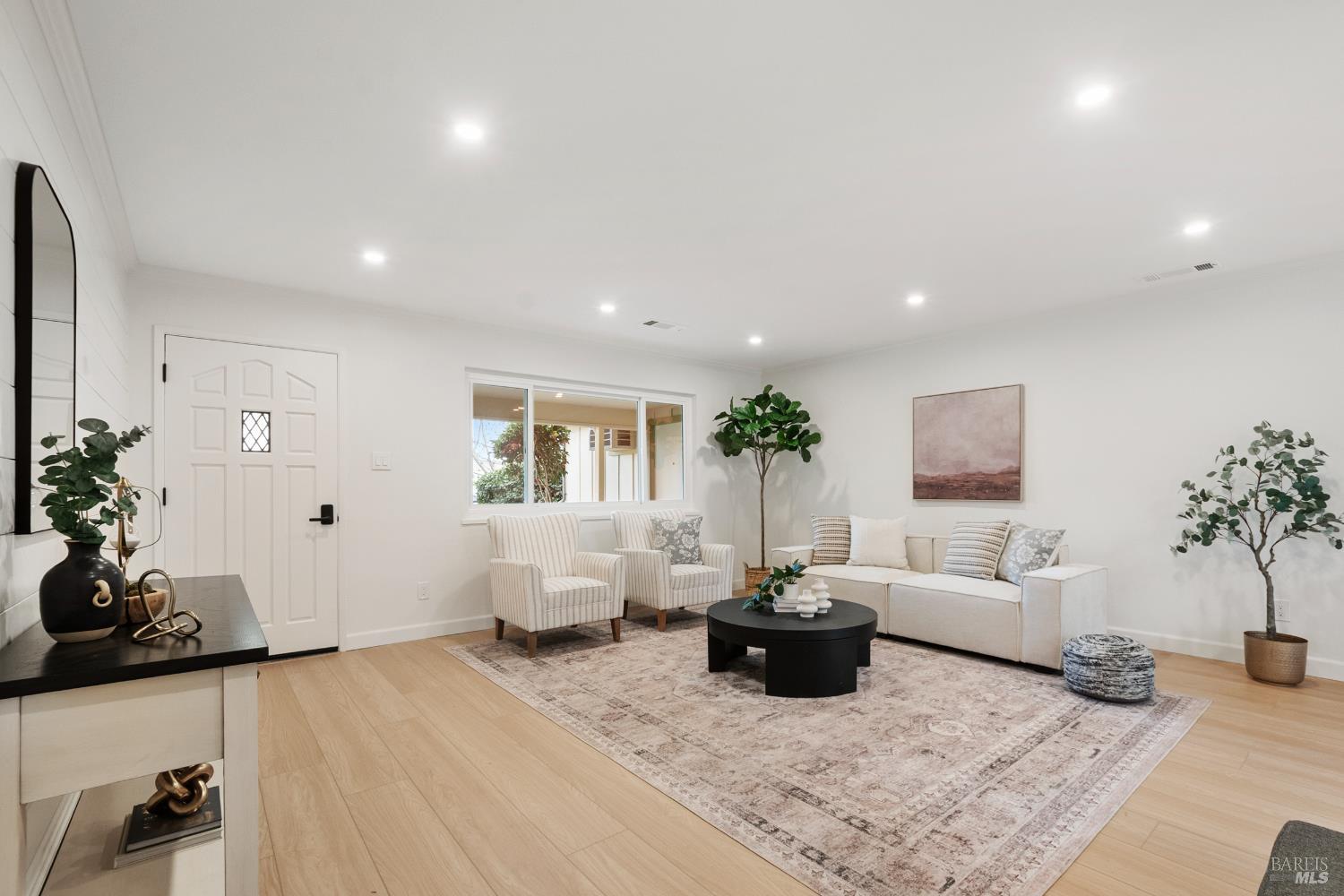 Detail Gallery Image 3 of 35 For 2133 Redwood Rd, Napa,  CA 94558 - 2 Beds | 2 Baths