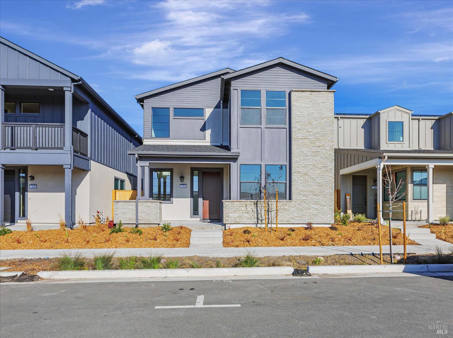 Front Image Thumbnail for BA324086914