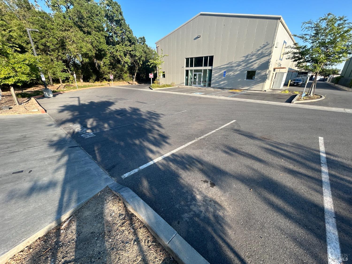 Detail Gallery Image 20 of 21 For 140 Grove Ct #B,  Healdsburg,  CA 95448 - – Beds | – Baths