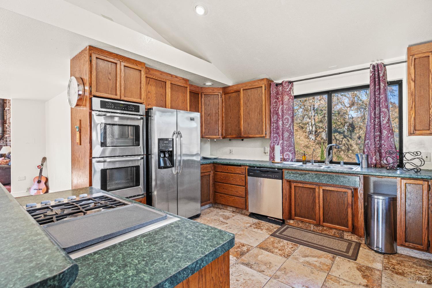 Detail Gallery Image 35 of 47 For 6620 Robinson Creek Rd, Ukiah,  CA 95482 - 5 Beds | 3 Baths