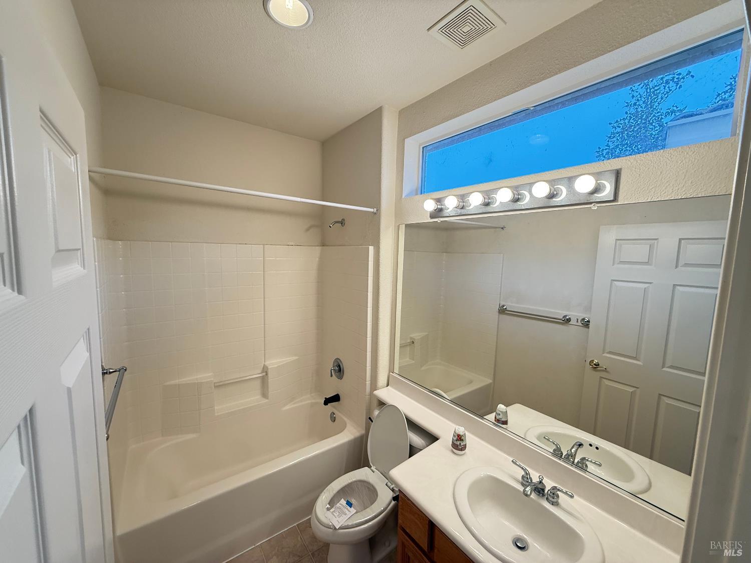 Detail Gallery Image 9 of 31 For 338 Gold Hills Dr, Rio Vista,  CA 94571 - 2 Beds | 2 Baths