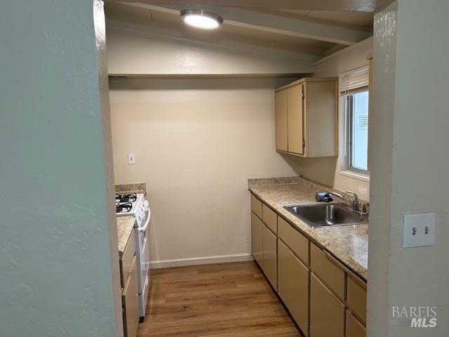 Detail Gallery Image 4 of 9 For 1318 Cleveland St, Fairfield,  CA 94533 - 3 Beds | 2 Baths