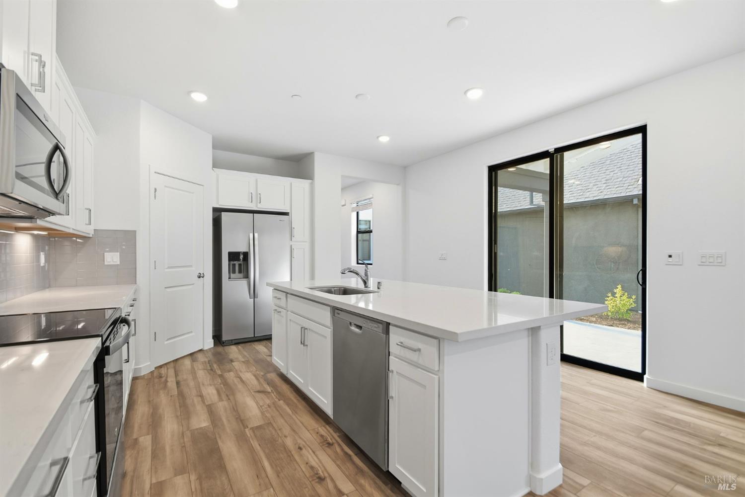 Detail Gallery Image 3 of 12 For 9117 Camino Colegio Rd, Rohnert Park,  CA 94928 - 4 Beds | 3 Baths