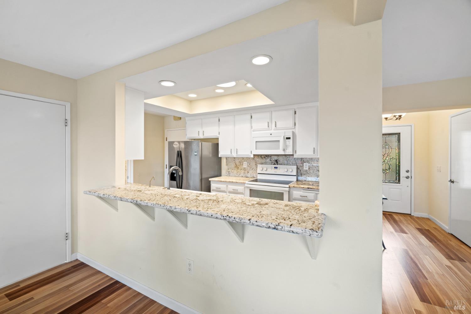 Detail Gallery Image 9 of 45 For 7103 Overlook Dr, Santa Rosa,  CA 95409 - 3 Beds | 2 Baths