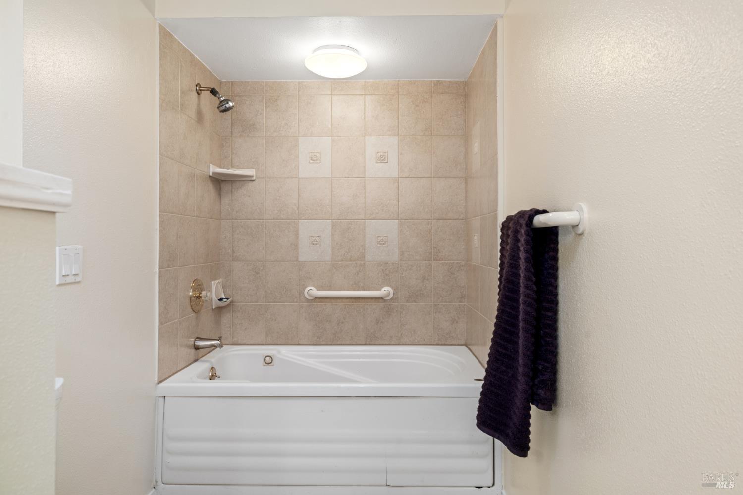 Detail Gallery Image 39 of 45 For 7103 Overlook Dr, Santa Rosa,  CA 95409 - 3 Beds | 2 Baths