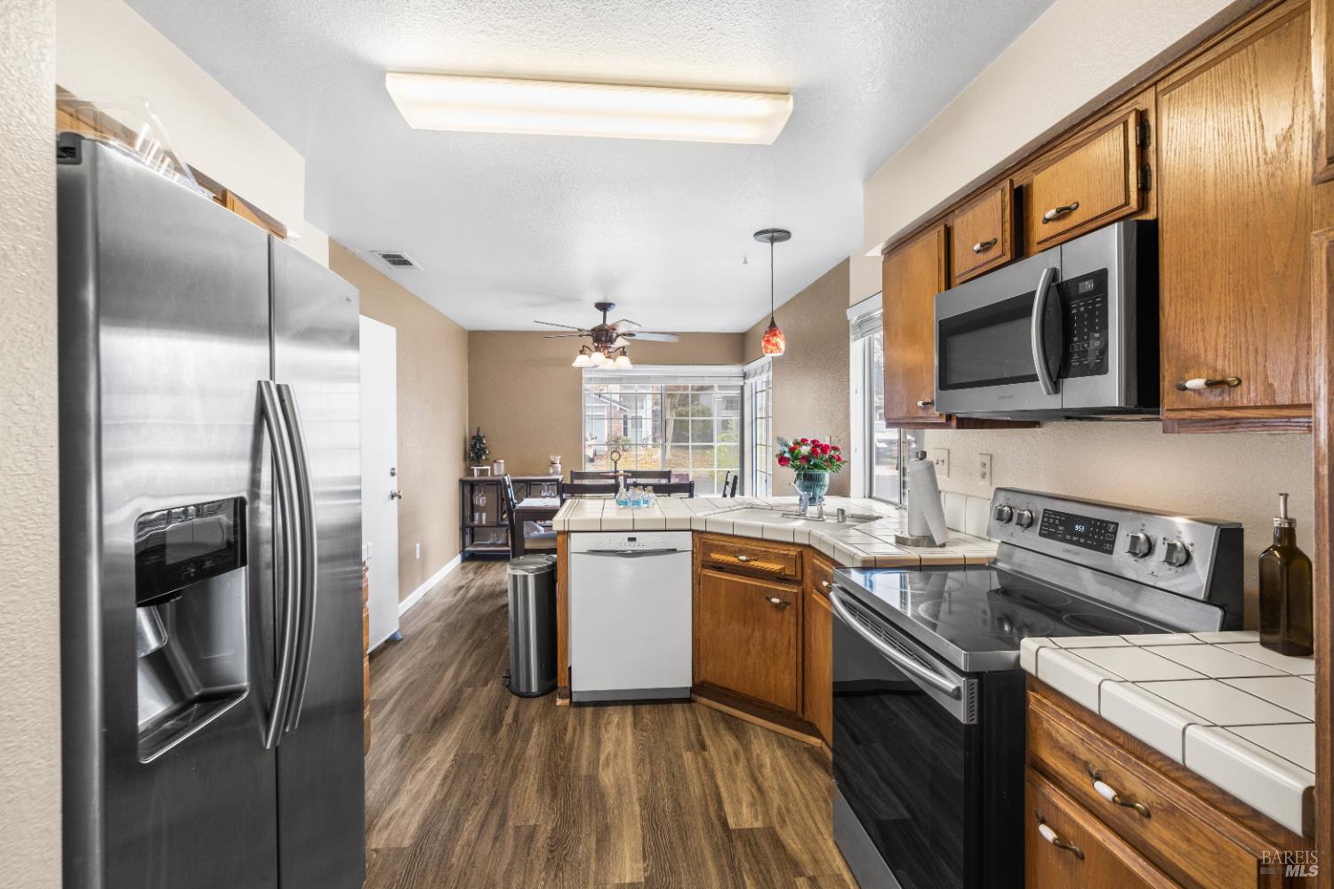 Detail Gallery Image 8 of 40 For 248 Colby Dr, Vacaville,  CA 95687 - 3 Beds | 2 Baths