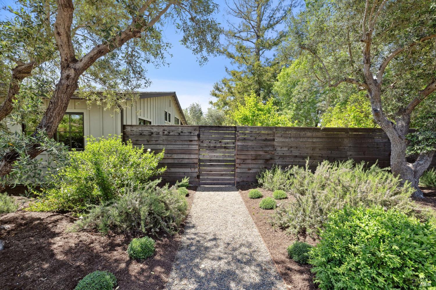 Detail Gallery Image 7 of 68 For 511 Hidden Acres Rd, Healdsburg,  CA 95448 - 3 Beds | 4 Baths