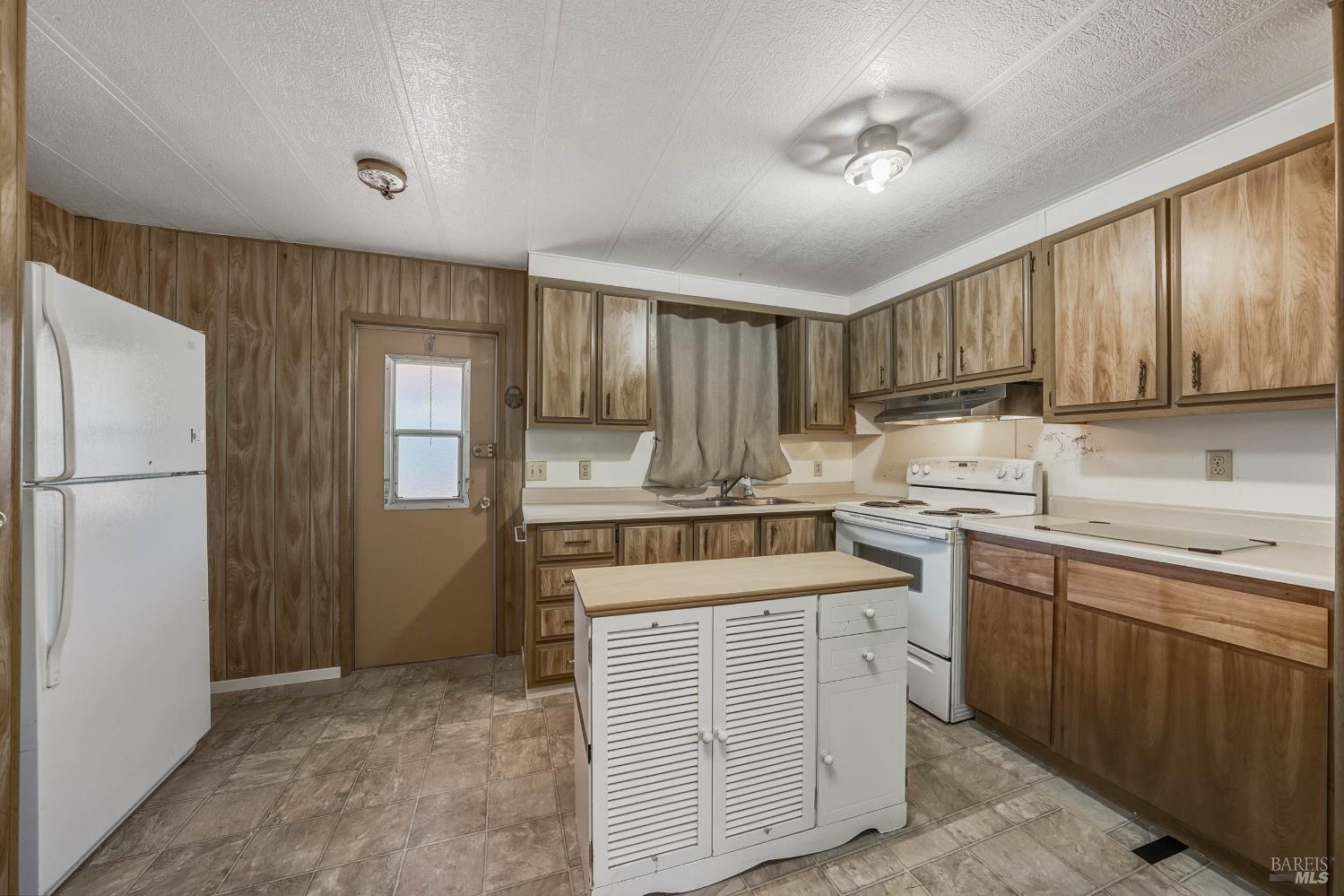 Detail Gallery Image 17 of 48 For 1025 Martin St 10, Lakeport,  CA 95453 - 2 Beds | 2 Baths