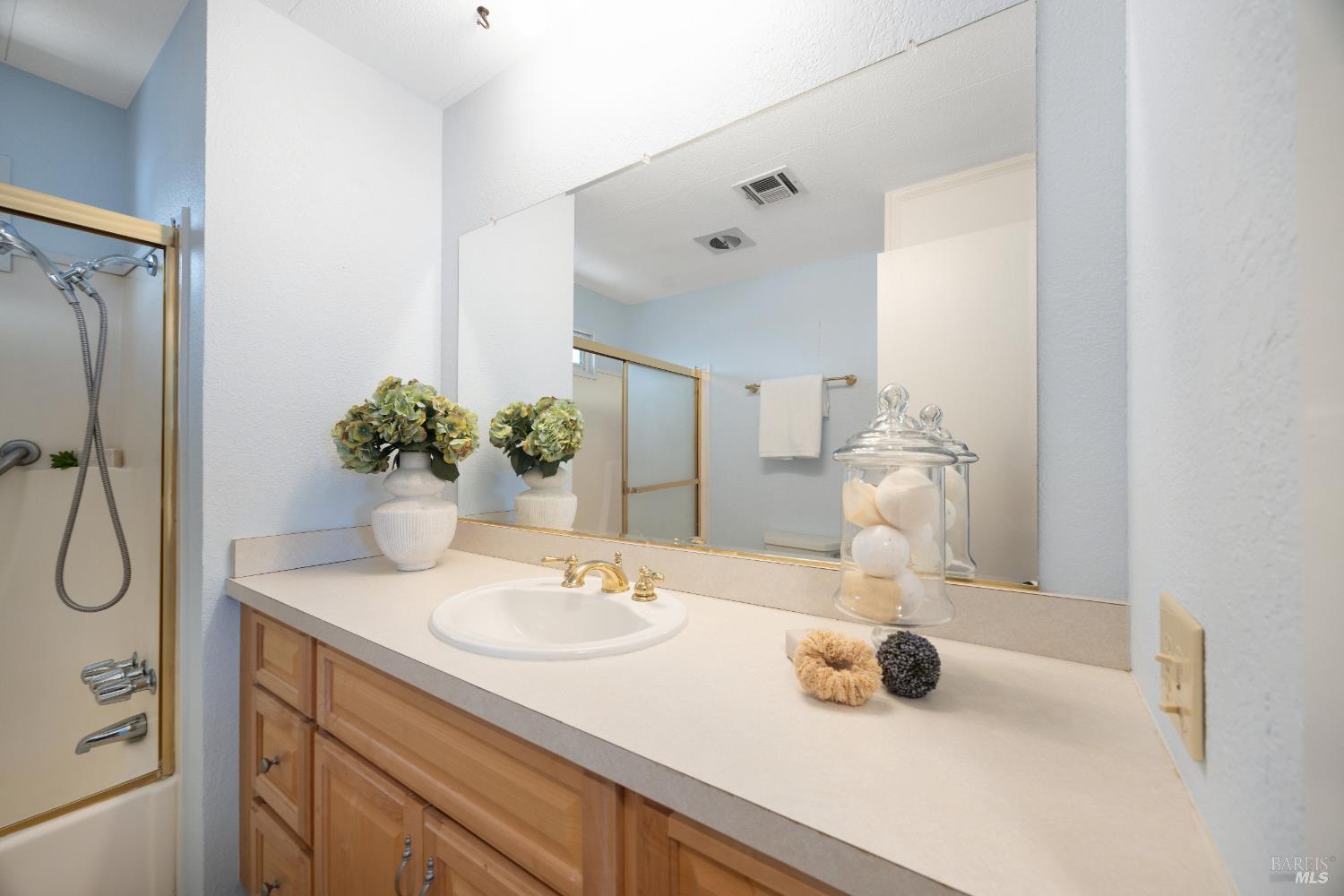 Detail Gallery Image 33 of 49 For 518 Vina Rose Dr, Petaluma,  CA 94954 - 2 Beds | 2 Baths