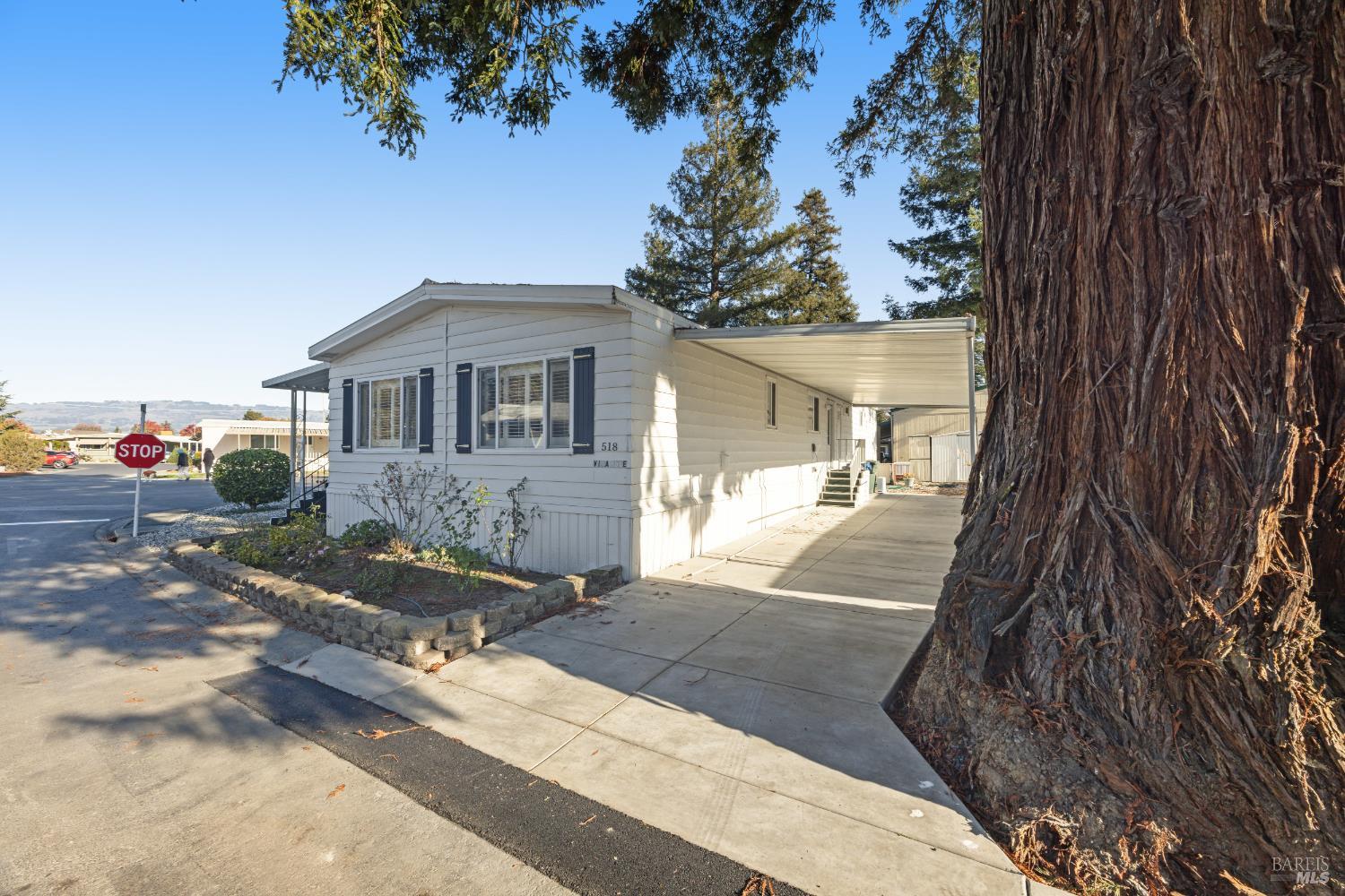 Detail Gallery Image 4 of 49 For 518 Vina Rose Dr, Petaluma,  CA 94954 - 2 Beds | 2 Baths