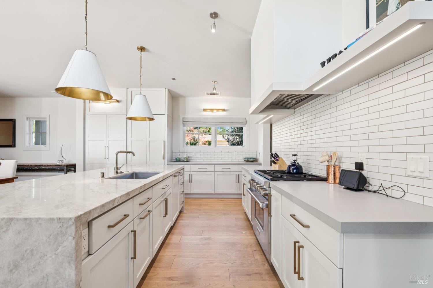 Detail Gallery Image 28 of 68 For 511 Hidden Acres Rd, Healdsburg,  CA 95448 - 3 Beds | 4 Baths