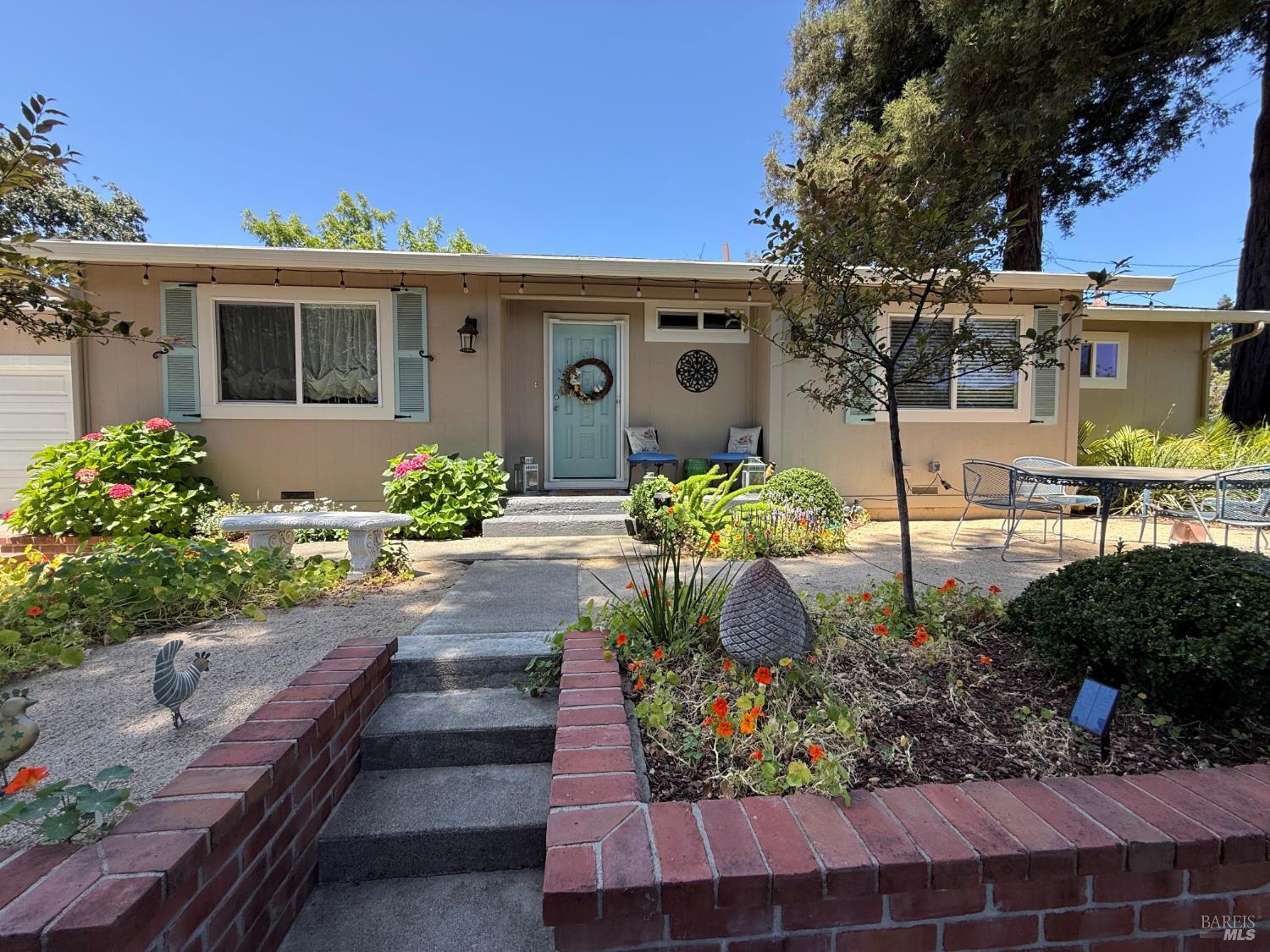 Detail Gallery Image 3 of 4 For 1343 Ash St, Napa,  CA 94559 - 6 Beds | 4 Baths