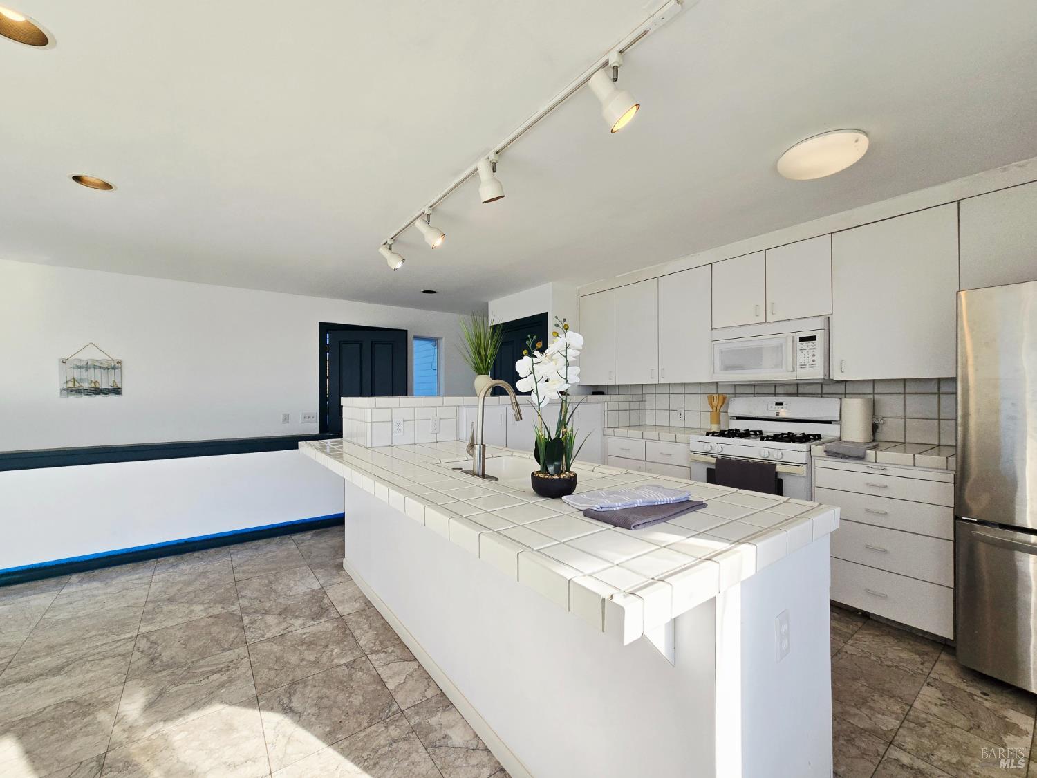 Detail Gallery Image 14 of 38 For 14800 Navarro Way, Manchester,  CA 95459 - 4 Beds | 3 Baths