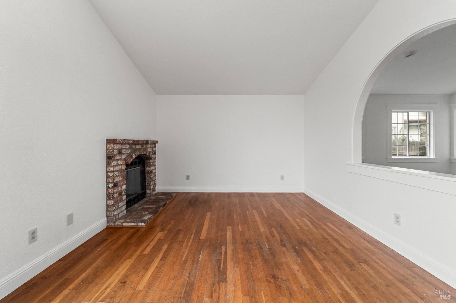 Detail Gallery Image 8 of 30 For 1120 Camellia Ln, Suisun City,  CA 94585 - 3 Beds | 2 Baths