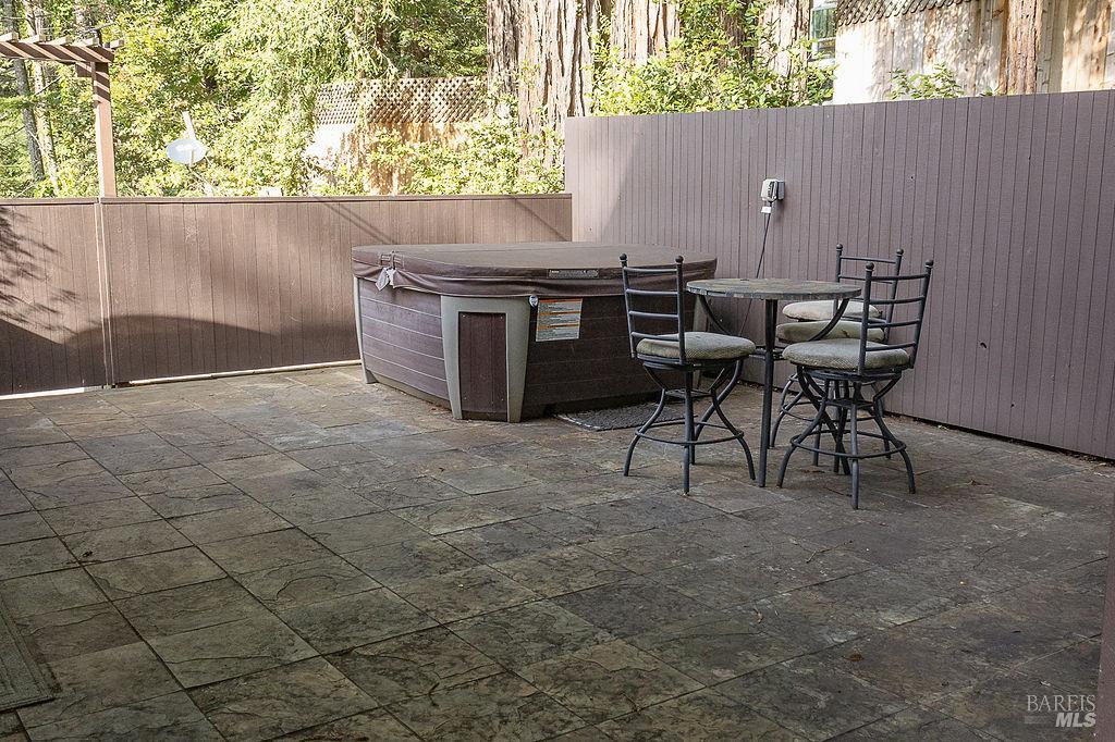 Detail Gallery Image 7 of 25 For 46151 Pacific Woods Rd, Gualala,  CA 95445 - 2 Beds | 1 Baths