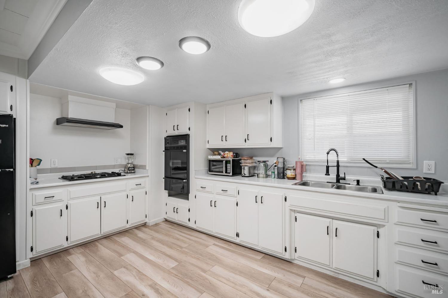 Detail Gallery Image 23 of 44 For 234 Arboleda Dr, Santa Rosa,  CA 95401 - 3 Beds | 2 Baths