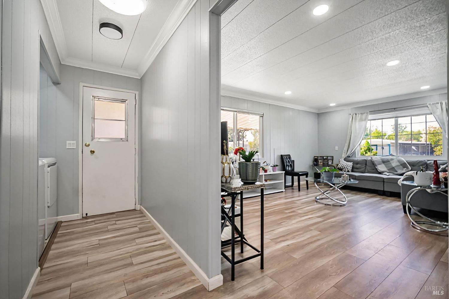 Detail Gallery Image 12 of 44 For 234 Arboleda Dr, Santa Rosa,  CA 95401 - 3 Beds | 2 Baths