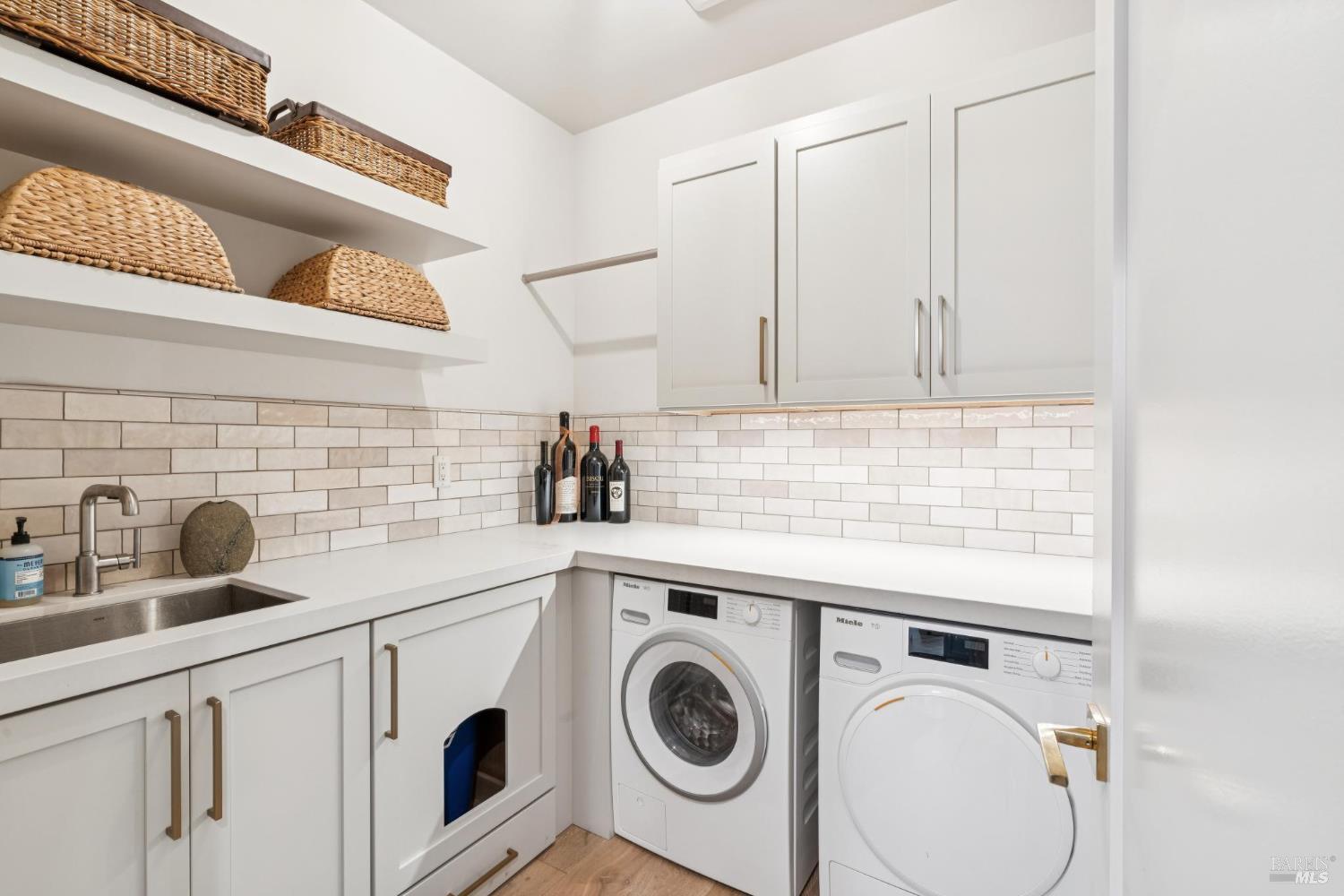 Detail Gallery Image 54 of 68 For 511 Hidden Acres Rd, Healdsburg,  CA 95448 - 3 Beds | 4 Baths