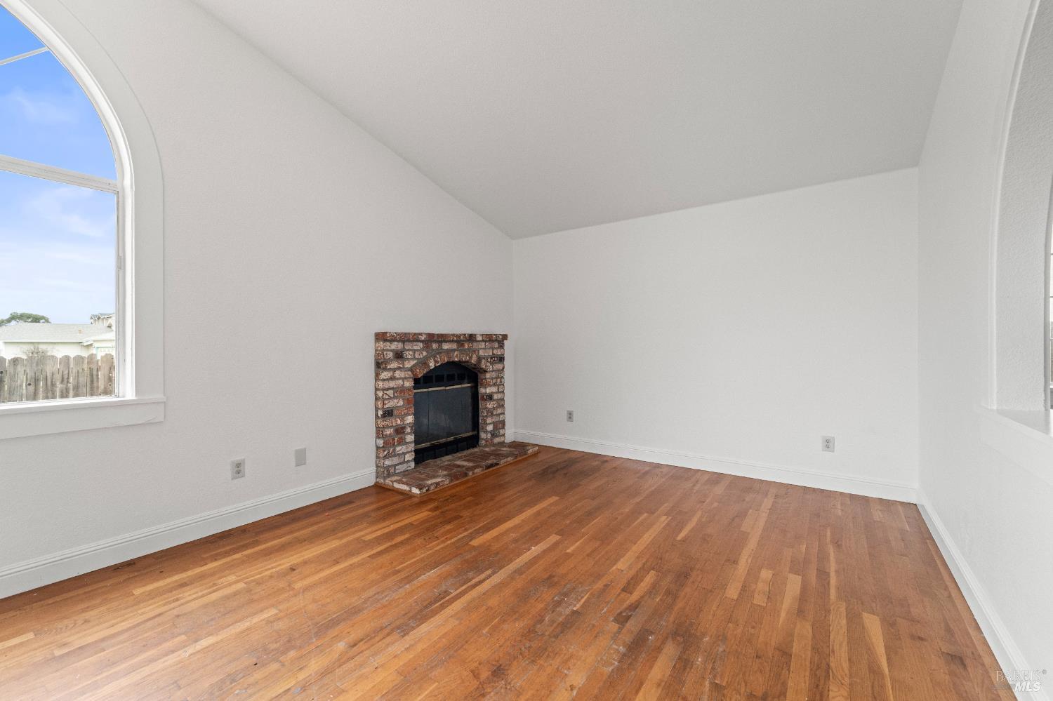 Detail Gallery Image 9 of 30 For 1120 Camellia Ln, Suisun City,  CA 94585 - 3 Beds | 2 Baths