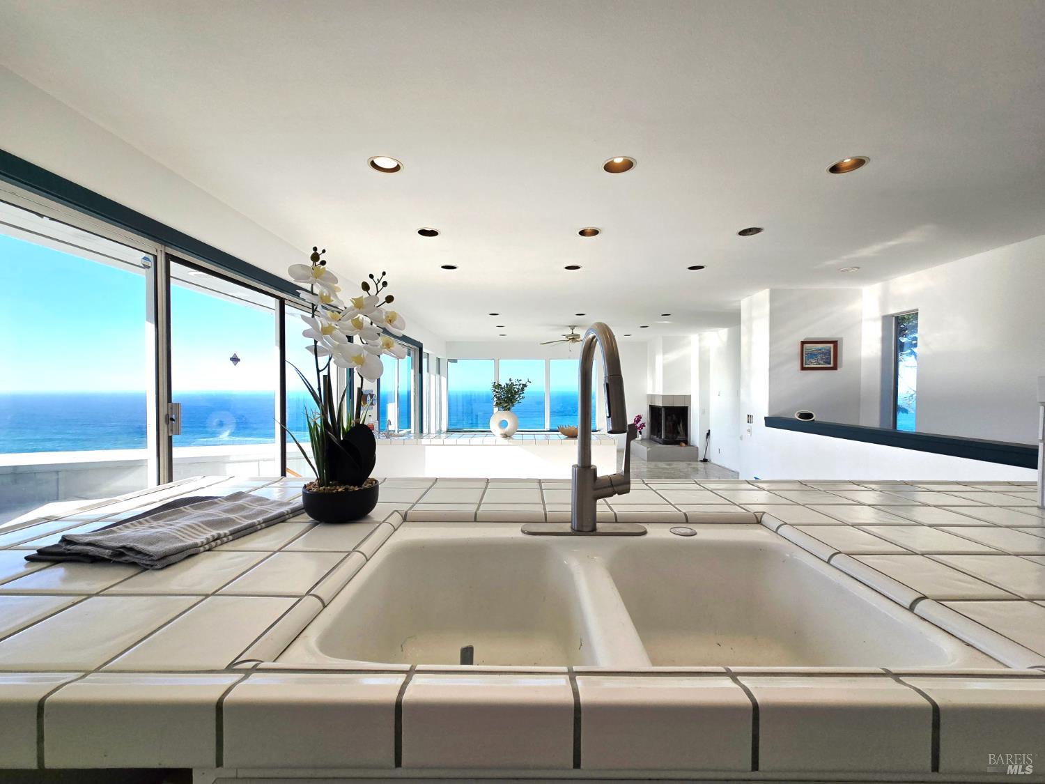 Detail Gallery Image 13 of 38 For 14800 Navarro Way, Manchester,  CA 95459 - 4 Beds | 3 Baths