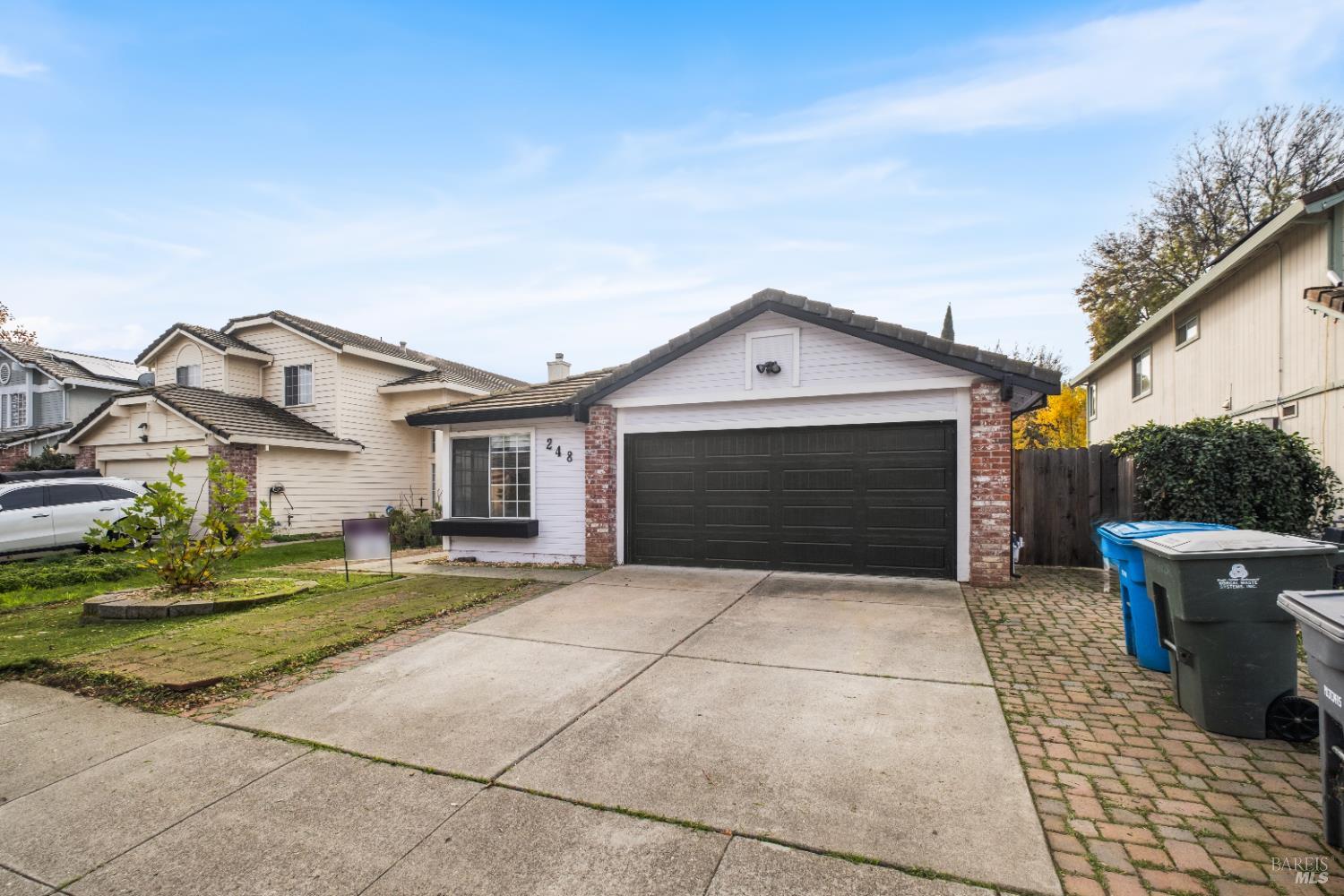 Detail Gallery Image 4 of 40 For 248 Colby Dr, Vacaville,  CA 95687 - 3 Beds | 2 Baths