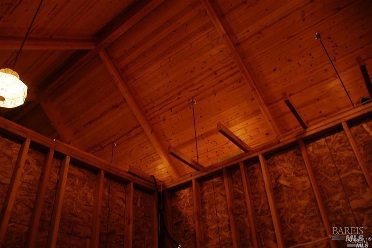 Detail Gallery Image 4 of 9 For 8555 Cave Creek Rd, Redwood Valley,  CA 95470 - 2 Beds | 2 Baths