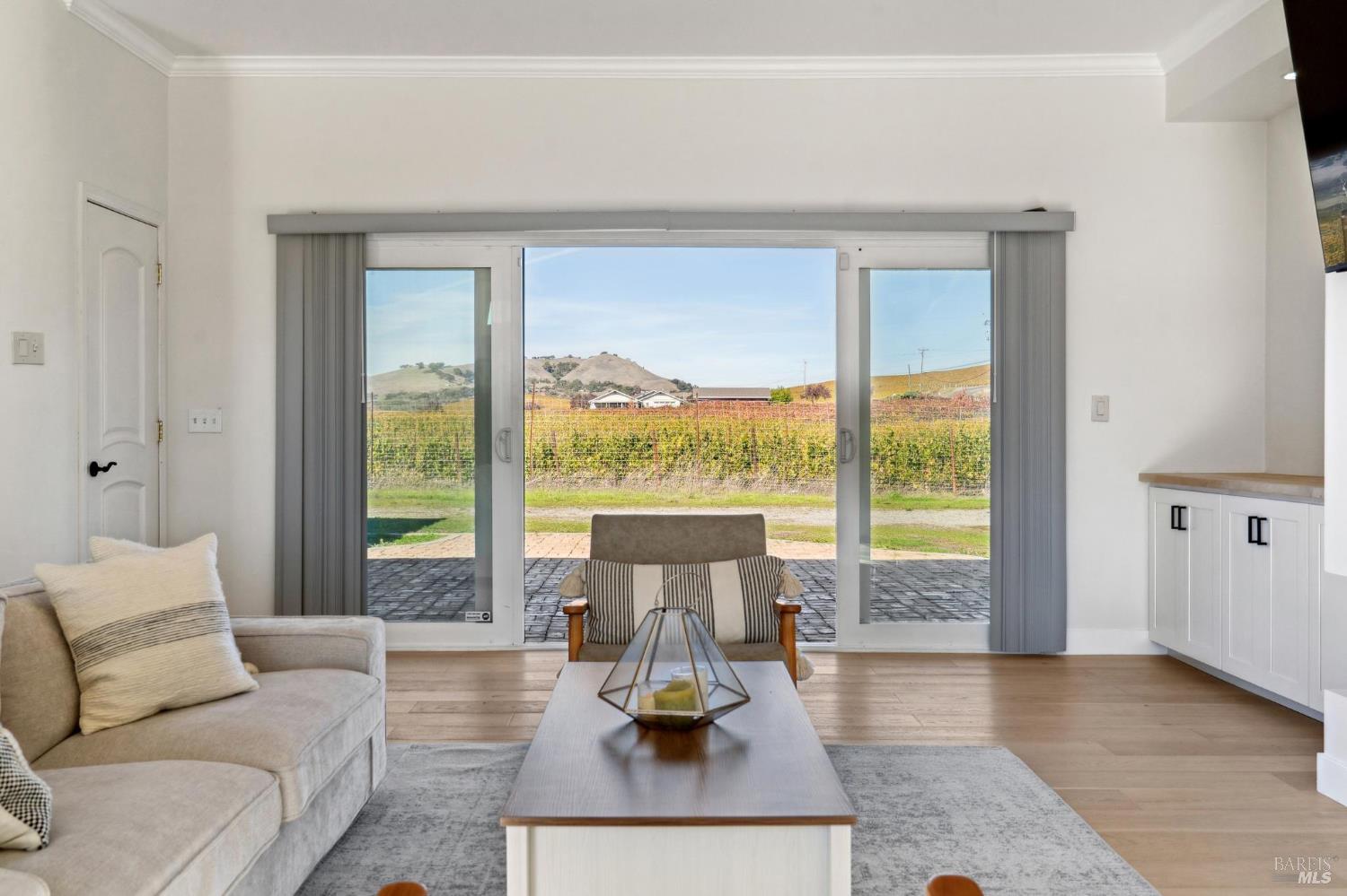 Detail Gallery Image 14 of 65 For 1301 Duhig Rd, Napa,  CA 94559 - 3 Beds | 2 Baths