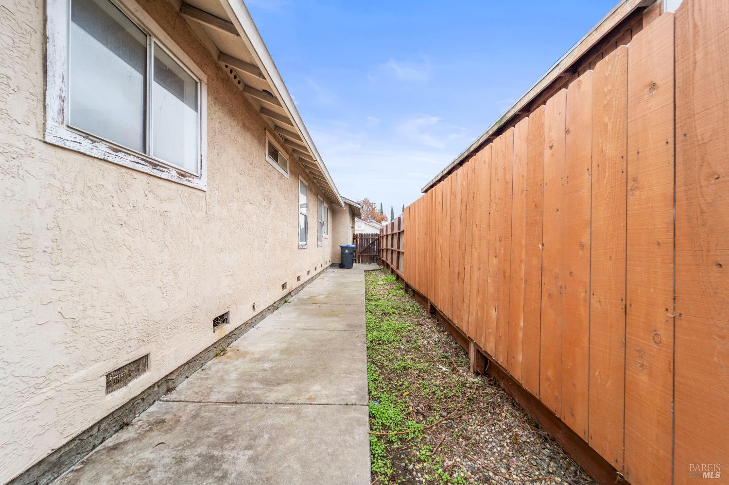 Detail Gallery Image 29 of 30 For 1120 Camellia Ln, Suisun City,  CA 94585 - 3 Beds | 2 Baths