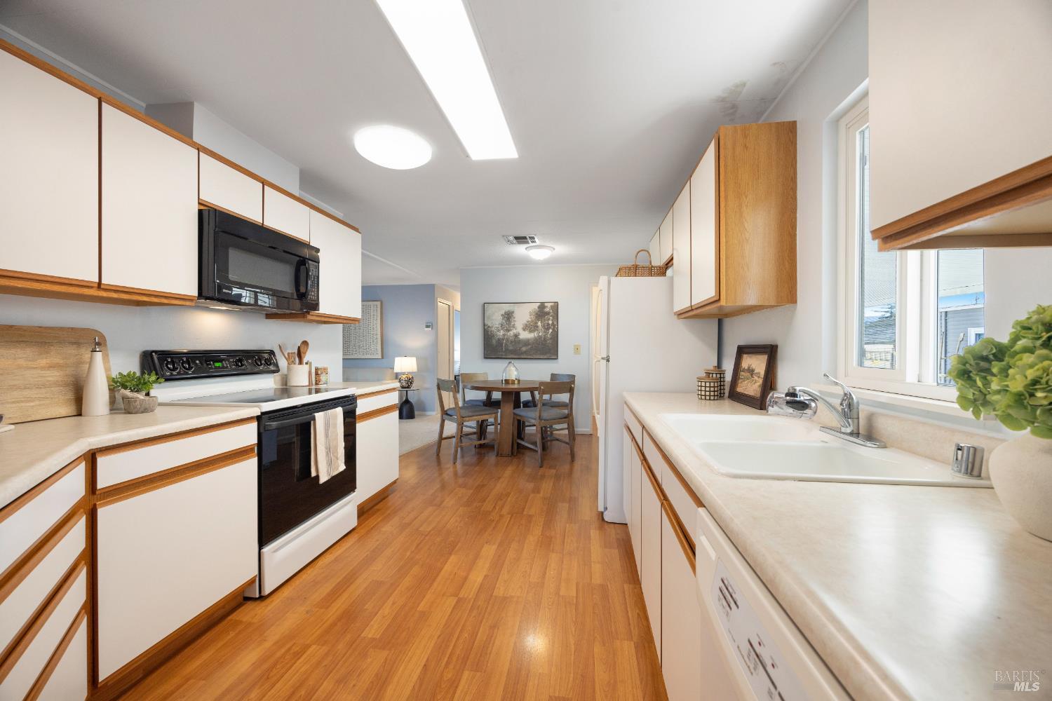 Detail Gallery Image 24 of 49 For 518 Vina Rose Dr, Petaluma,  CA 94954 - 2 Beds | 2 Baths