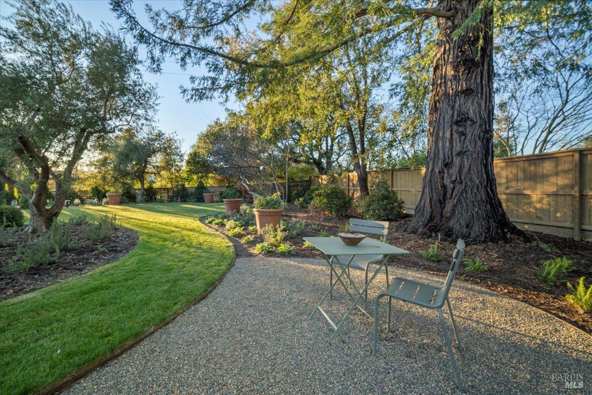 Detail Gallery Image 60 of 68 For 511 Hidden Acres Rd, Healdsburg,  CA 95448 - 3 Beds | 4 Baths